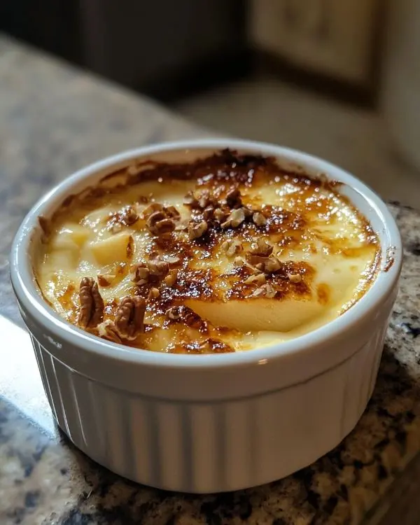 Crème Brûlée Salée au Gorgonzola, Poire Caramélisée & Noix