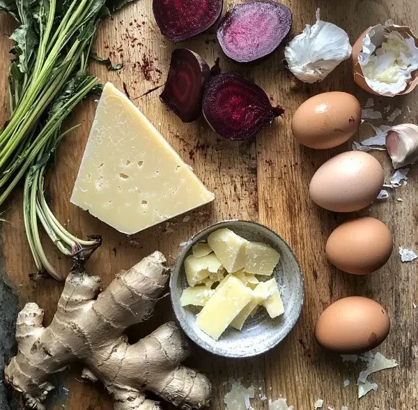 Les ingrédients pour Île Flottante Salée au Parmesan sur Velouté Glacé