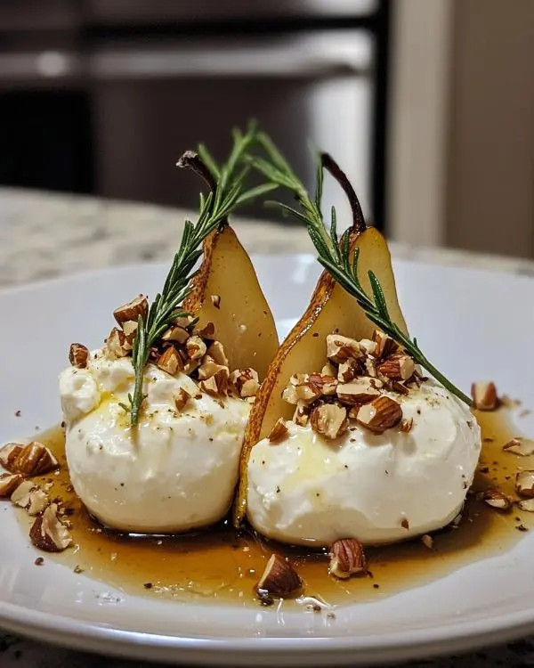 Recette Burrata sur Poires Rôties au Miel & Romarin, Éclats de Noisettes