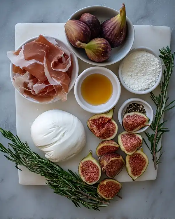 Burrata sur Figues Fraîches Rôties au Miel 2 Les ingrédients pour Burrata sur figues fraîches rôties au miel, crumble de jambon cru et romarin