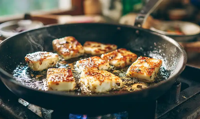 Tataki de Halloumi Laqué à la Rhubarbe & Gingembre 4 preparation-de-la-recette-Tataki-de-Halloumi-Laque-a-la-Rhubarbe-Gingembre