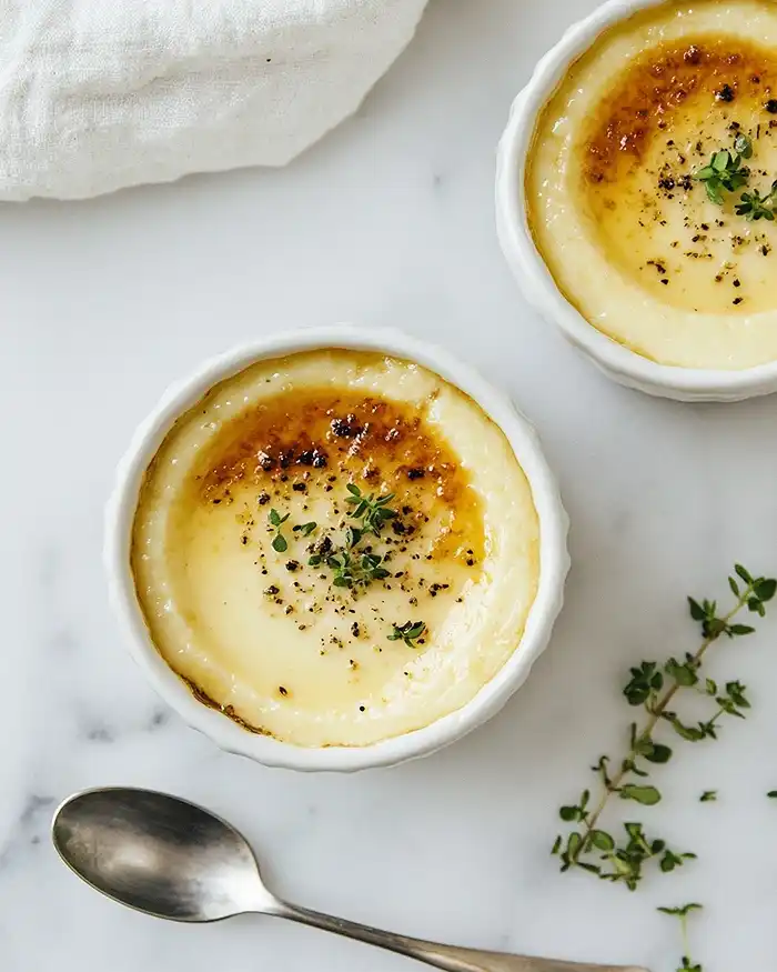 Pâtisserie Salée et Trompe-l'œil Culinaire 2 Trompe loeil culinaire creme brulee salee et panna cotta salee presentees comme des desserts classiques